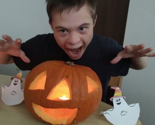 Halloweenské dýňování