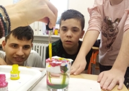 Hrátky s barvami a pěnou na holení
