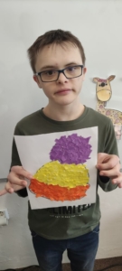 Vybarvování, stříhání, lepení