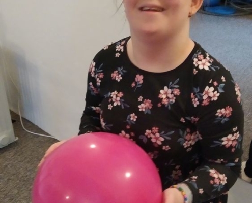 holky řádily s balónkem