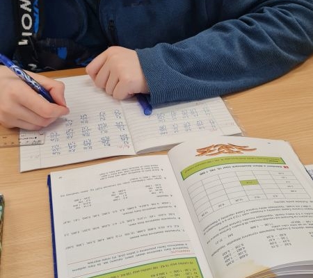 hodina matematiky ve třídě F