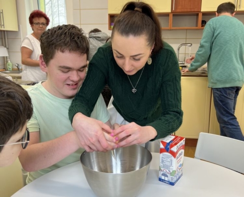 muffiny v barvách modré a zelené