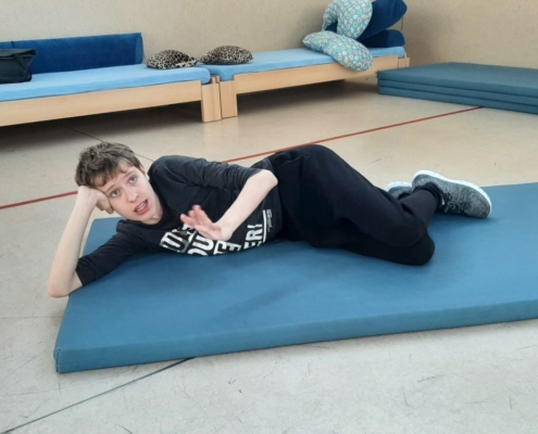 Středeční tělocvik v Duhovém domě 