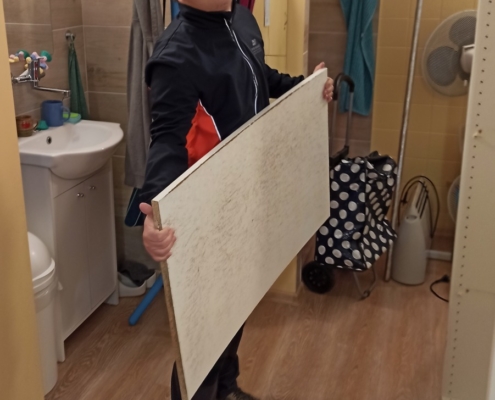 demontáž vysloužilého nábytku
