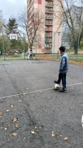 došli na hřiště a dali si fotbálek