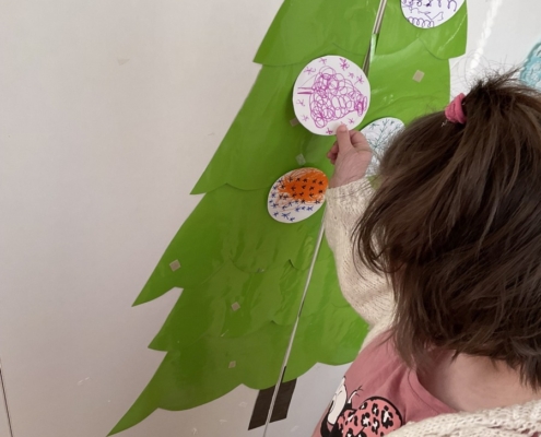 žáci si vyrobili vánoční přání pro rodiče