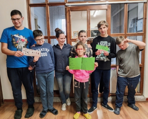V předchozích dvou týdnech jsme s našimi veverkami poznávali Morseovu abecedu