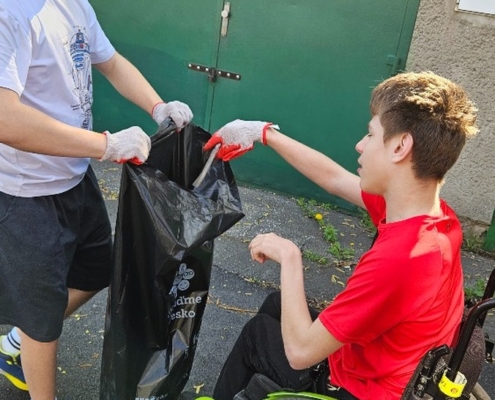 Tento týden jsme se zúčastnili celorepublikové akce Ukliďme Česko