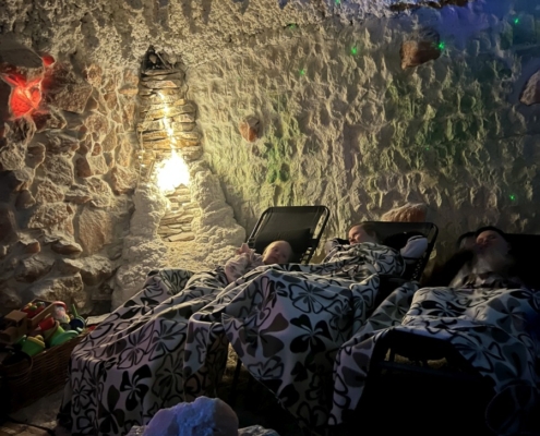 Třída H navštívila ve středu solnou jeskyni v Porubě