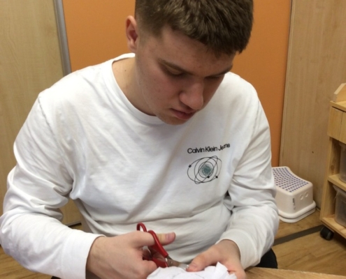 ke Dni matek jsme dlouze tvořili po malých krůčcích kytičky