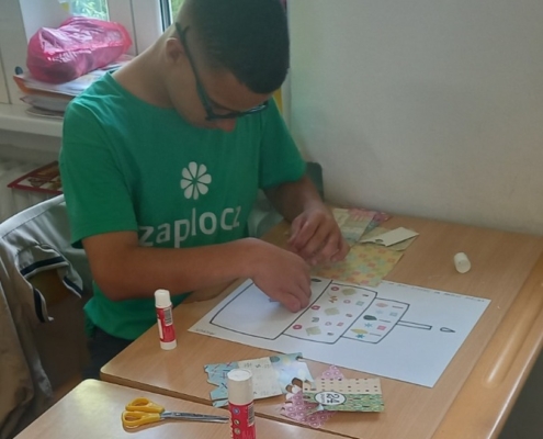 výtvarné výchovy, kde se vyráběly dorty z ozdobného papíru
