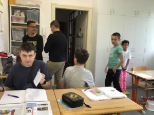 Výuka ve třídě F frčí dál