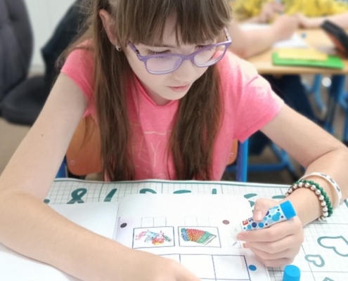 Učíme se psát psacím, počítat s počítadlem i bez