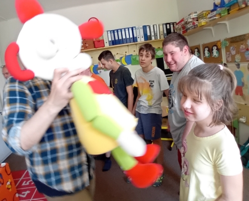 Včera navštívil třídu C pan Barvička
