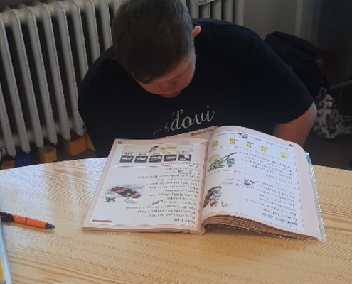 máme energii na čtení, psaní a počítání, ak jde vidět na fotkách.