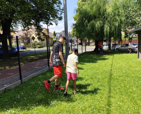 krásné tvoření s Ivonkou a zpívání s kytarou, pexesa, puzzle, vkládáčky, hod na cíl