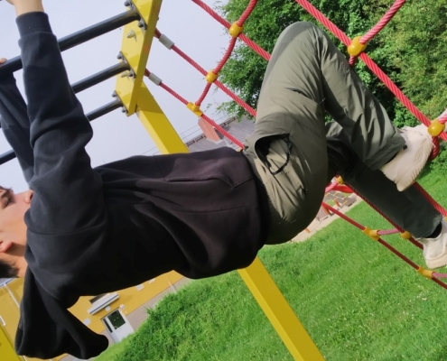 Tento týden jsme si tělocvik užili venku na hřišti i uvnitř v malé tělocvičně