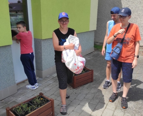 ale my budeme i o prázdninách řešit nějaké opravy