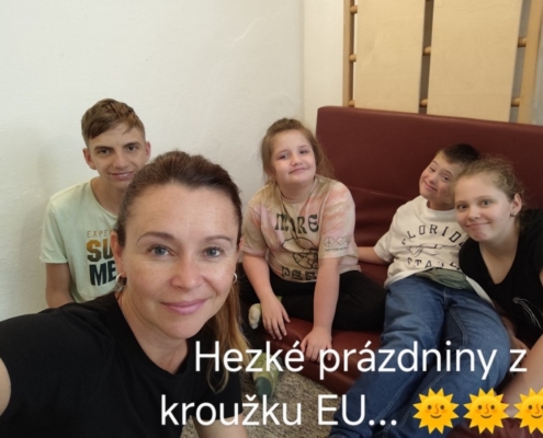 žáci poznávali hudební nástroje-podle obrázků a zvuků