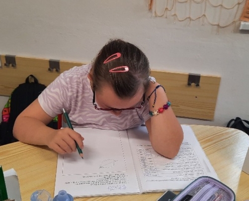 týden rozdělený na kulturní a učební část