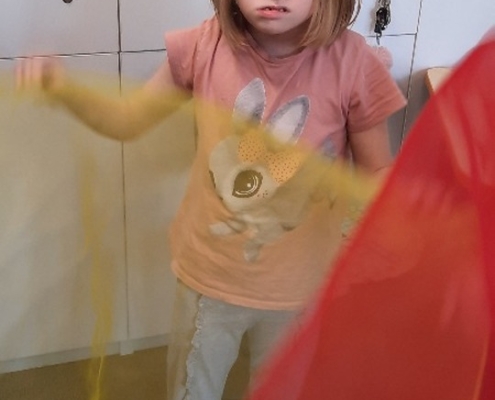 týden rozdělený na kulturní a učební část