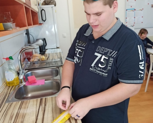 Pizza šneky s kečupem, chedarem, goudou a šunkou