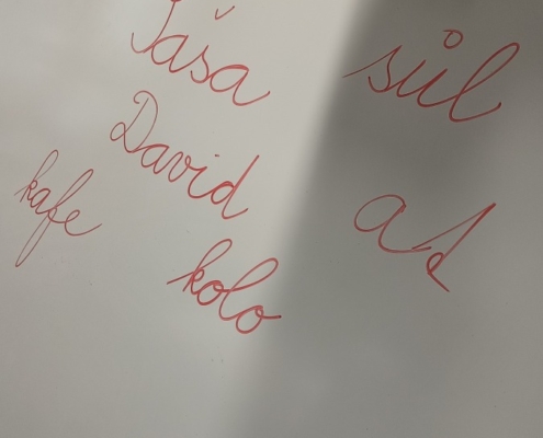 Píšeme, lepíme, názorně ukazujeme a čteme