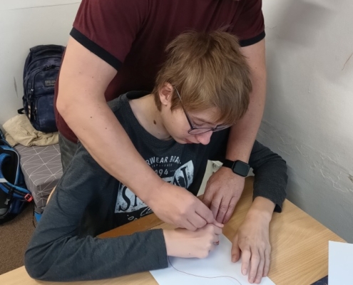 Píšeme, lepíme, názorně ukazujeme a čteme