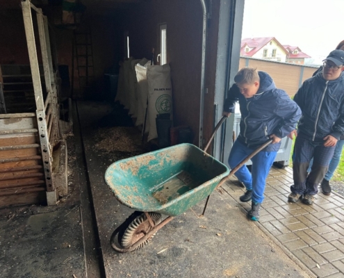 Farma v Kozlovicích dnes navštívila třída H