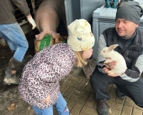 Farma v Kozlovicích dnes navštívila třída H