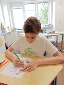 Matematika, psaní, výtvarná výchova - práce s barevným papírem
