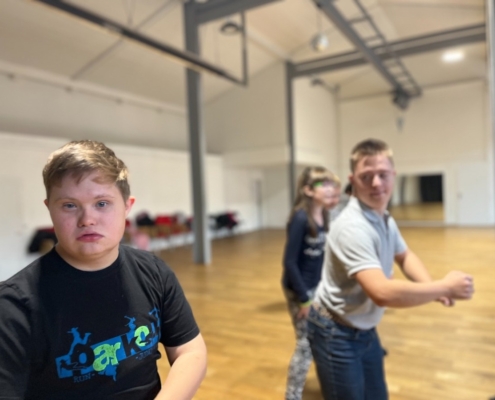 pokračovali v nácviku valčíku, samby, polky
