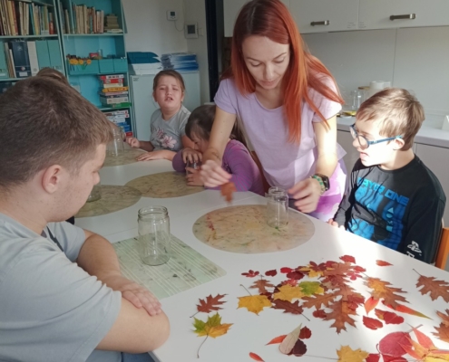 Dnes jsme si s dětmi vyrobili podzimní lucerničky
