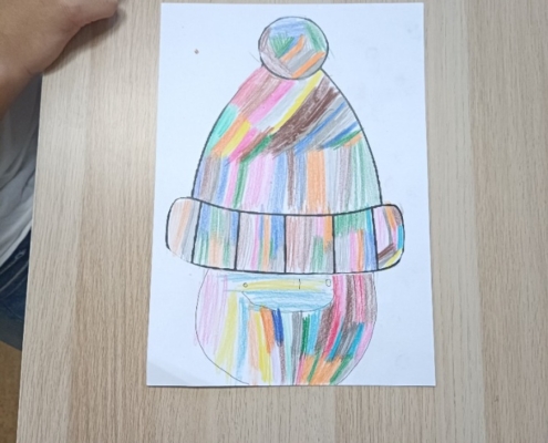 vymalovat zimní čepice podle svého gusta