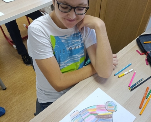 vymalovat zimní čepice podle svého gusta