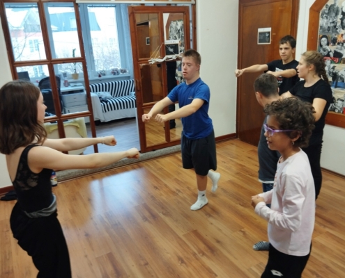 Dnes jsme tancovali,na téma dopravní prostředky