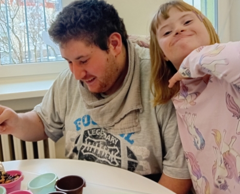 Listopadový Šneček byl už zasněžený a tak jsme vyrobili lojové koule pro ptáčky