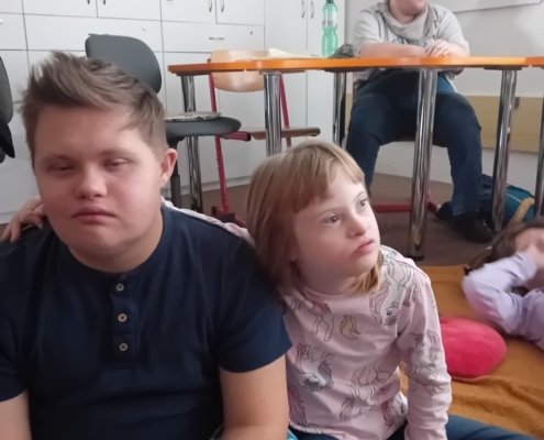 Listopadový Šneček byl už zasněžený a tak jsme vyrobili lojové koule pro ptáčky