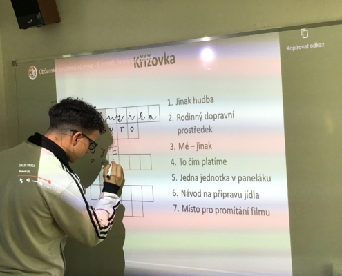 V jednotlivých předmětech procvičujeme probrané učivo a probíráme nové
