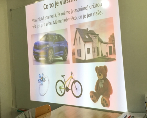 V jednotlivých předmětech procvičujeme probrané učivo a probíráme nové