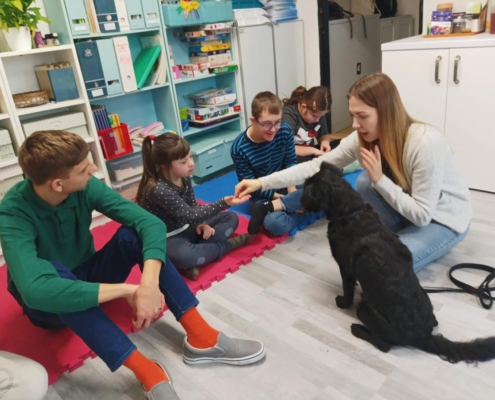 Tento týden proběhla v naší třídě D canisterapie