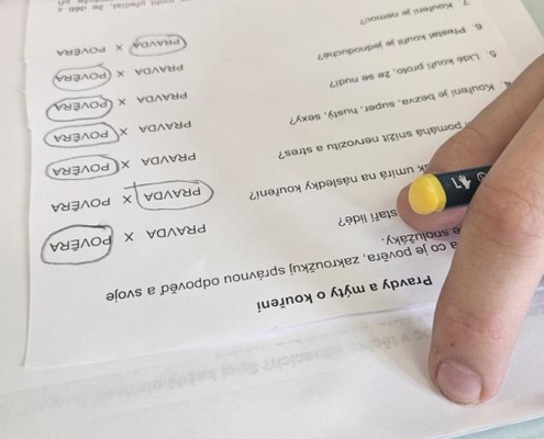 Ve výtvarné výchově tvoříme klauny, počítače do 100, 1000, násobíme a dělíme