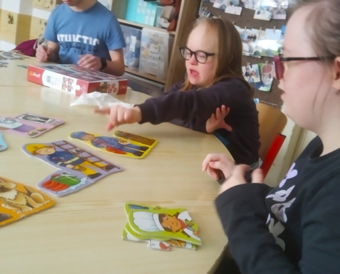 Oblíbené puzzle, omalovánky a poslech písniček