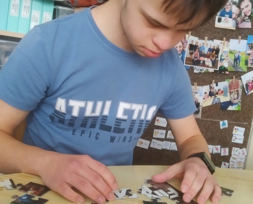Oblíbené puzzle, omalovánky a poslech písniček