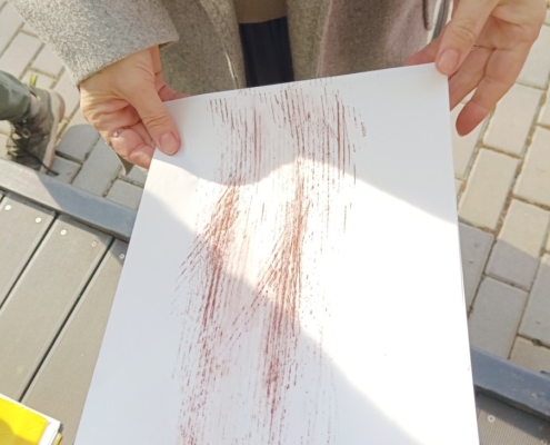 v našem kroužku Veverky vyzkoušeli malovat tzv. Rudkou