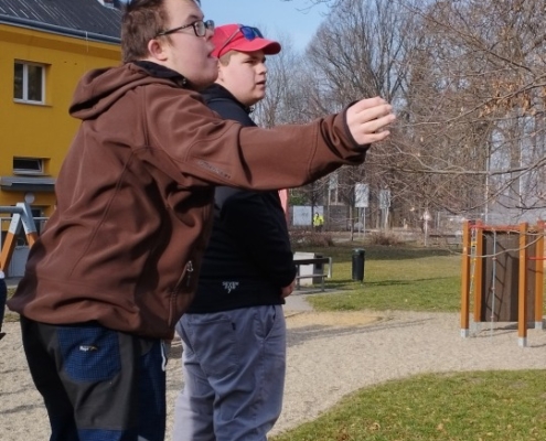 zacvičit i na nedalekém workout hřišti