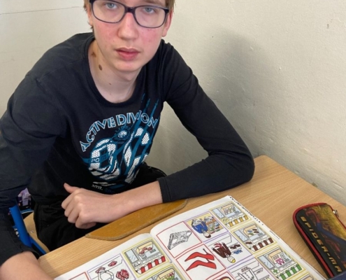 Téma nakupování. Stříhání, lepení, přiřazování a také matematika