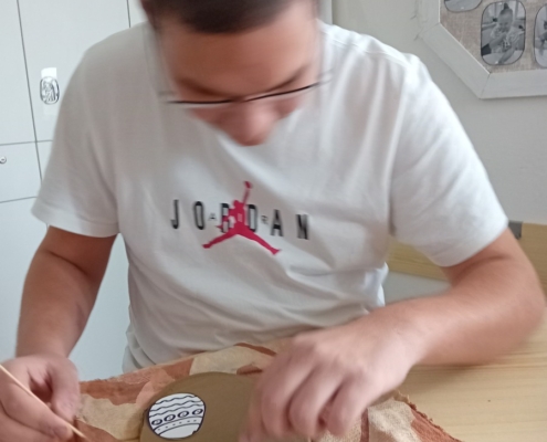 V keramice jsme začali tvořit velikonoční tématiku