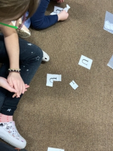 skládání hlásek podle vzoru. Matematika, sčítání