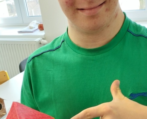 hezký papírový model ptačí budky